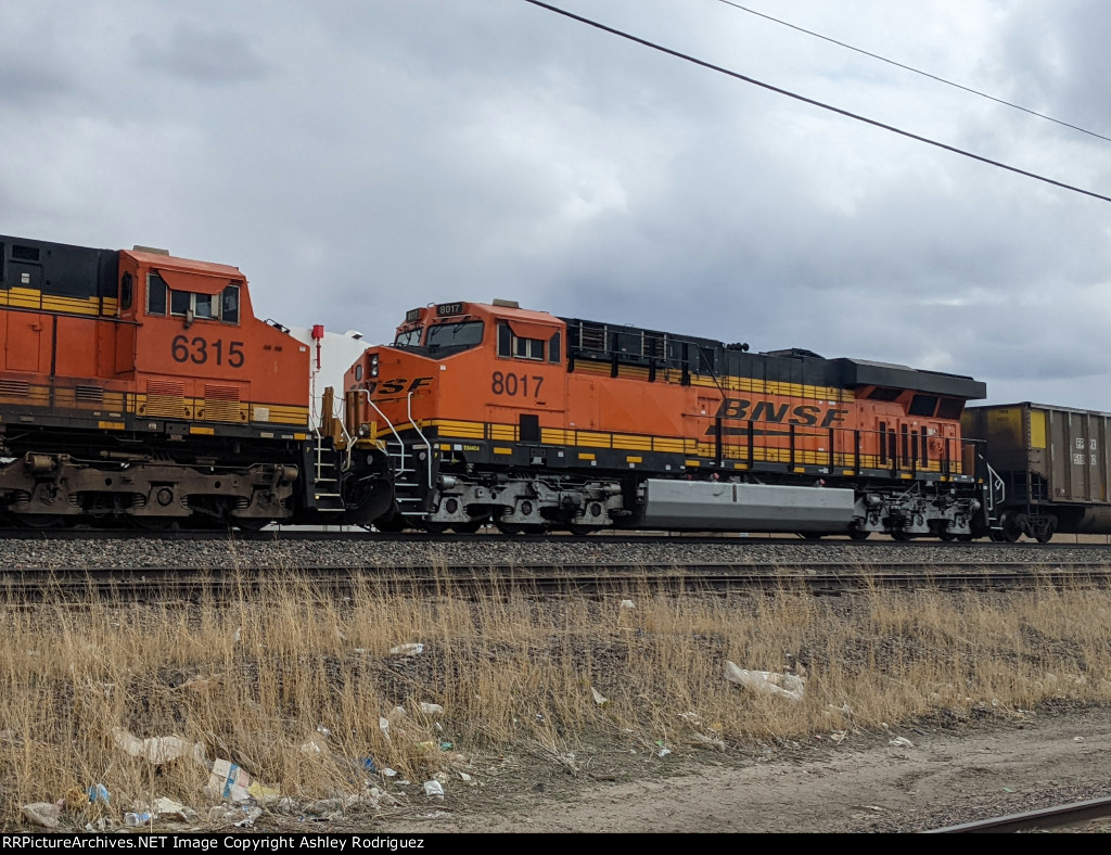 BNSF 8017